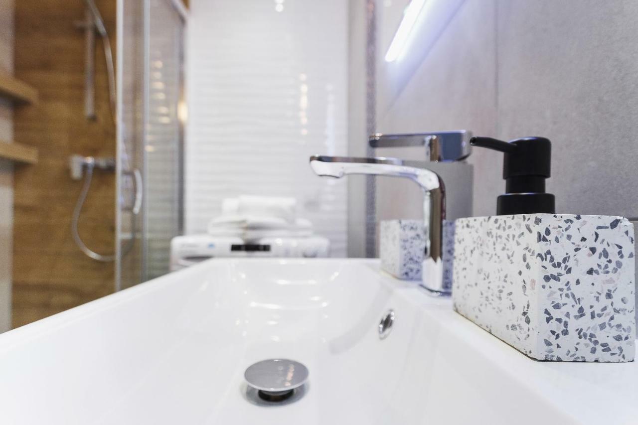 Tauron Arena Elegant Apartment Dabska By Noclegi Renters クラクフ エクステリア 写真